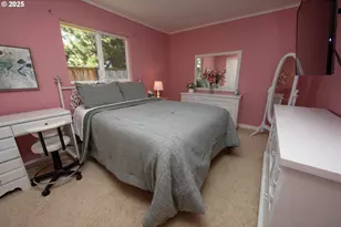 1673 29th St, Florence, OR 97439 - Photo 12