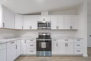 1282 E 3rd St, Lafayette, OR 97127 - Photo 18