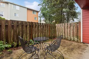 406 NE Patricia Ann Pl, Hillsboro, OR 97006 - Photo 22