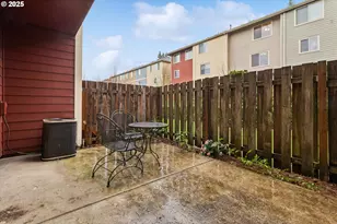 406 NE Patricia Ann Pl, Hillsboro, OR 97006 - Photo 18