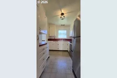 1708 NE 67th Ave, Portland, OR 97213 - Photo 4