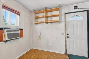 3945 NE Bryant St, Portland, OR 97211 - Photo 12