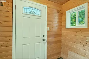 3945 NE Bryant St, Portland, OR 97211 - Photo 4