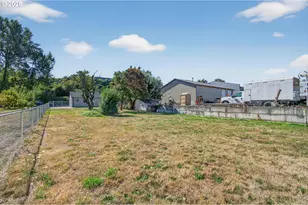 3945 NE Bryant St, Portland, OR 97211 - Photo 30