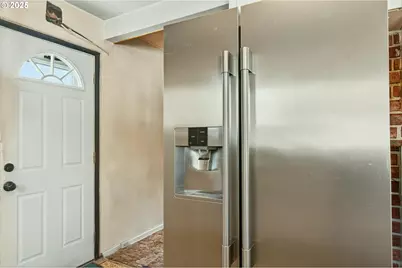 3945 NE Bryant St, Portland, OR 97211 - Photo 14