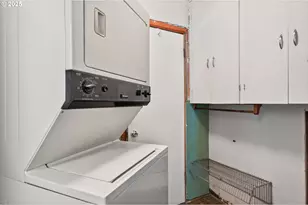 3945 NE Bryant St, Portland, OR 97211 - Photo 22