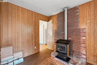 3945 NE Bryant St, Portland, OR 97211 - Photo 8