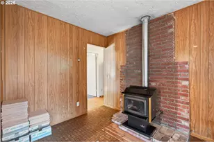 3945 NE Bryant St, Portland, OR 97211 - Photo 8