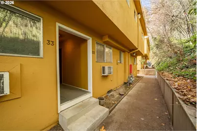 847 SW Broadway Dr #32, Portland, OR 97201 - Photo 2