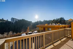 847 SW Broadway Dr, Portland, OR 97201 - Photo 22