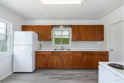 215 S 8th St, Saint Helens, OR 97051 - Photo 6