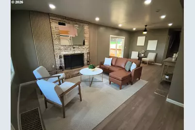 10503 NW 3rd St, Portland, OR 97231 - Photo 2