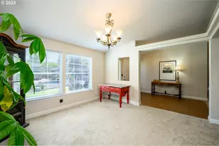 929 NE Hide Away Dr, McMinnville, OR 97128 - Photo 10