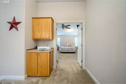 929 NE Hide Away Dr, McMinnville, OR 97128 - Photo 26