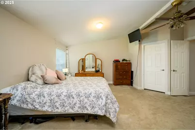 929 NE Hide Away Dr, McMinnville, OR 97128 - Photo 28