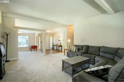 929 NE Hide Away Dr, McMinnville, OR 97128 - Photo 14