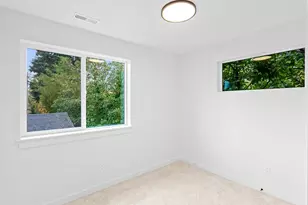 8416 SE Clay St, Portland, OR 97216 - Photo 10