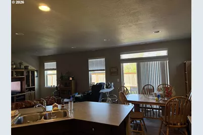 5298 Squirrel St, Springfield, OR 97478 - Photo 10