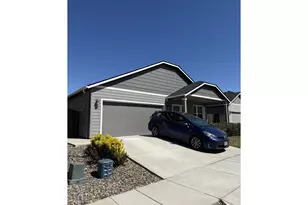 5298 Squirrel St, Springfield, OR 97478 - Photo 2