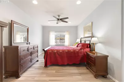 1924 NE Harewood Pl, Hillsboro, OR 97124 - Photo 22