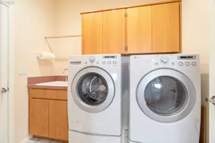 1924 NE Harewood Pl, Hillsboro, OR 97124 - Photo 26