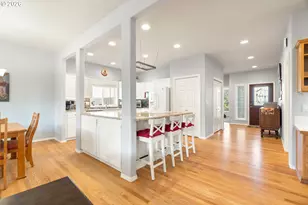 1924 NE Harewood Pl, Hillsboro, OR 97124 - Photo 10