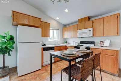 15415 SW Picadilly Ln, Beaverton, OR 97007 - Photo 16