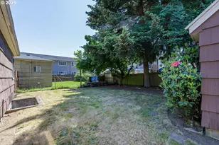 232 NE Russet St, Portland, OR 97211 - Photo 20