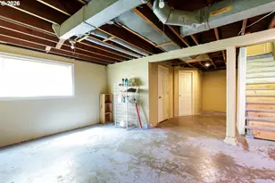 232 NE Russet St, Portland, OR 97211 - Photo 18