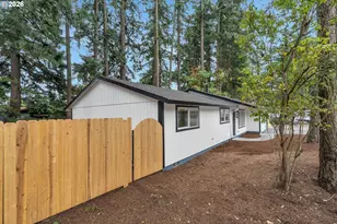 2340 SE 113th Ave, Portland, OR 97216 - Photo 2