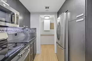 6685 W Burnside St, Portland, OR 97210 - Photo 14