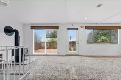 7040 SW Brier Pl, Portland, OR 97219 - Photo 6