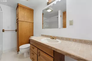 7040 SW Brier Pl, Portland, OR 97219 - Photo 18