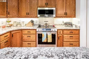510 S 6th St, Springfield, OR 97477 - Photo 14