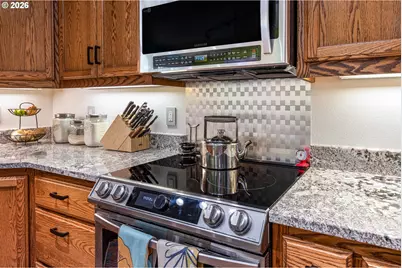 510 S 6th St, Springfield, OR 97477 - Photo 16
