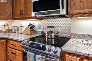 510 S 6th St, Springfield, OR 97477 - Photo 16