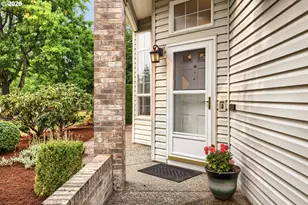 1915 NE Harewood Pl, Hillsboro, OR 97124 - Photo 4