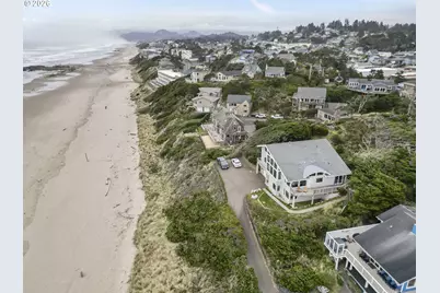 1068 NW 6th Ct, Lincoln City, OR 97367 - Photo 4