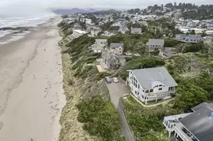 1068 NW 6th Ct, Lincoln City, OR 97367 - Photo 4