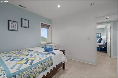 1068 NW 6th Ct, Lincoln City, OR 97367 - Photo 18