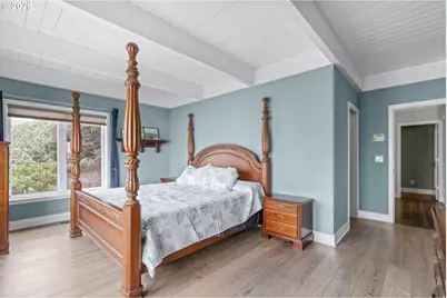 1068 NW 6th Ct, Lincoln City, OR 97367 - Photo 36