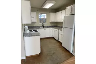 303 Taylor St, Sutherlin, OR 97479 - Photo 8