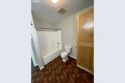 303 Taylor St, Sutherlin, OR 97479 - Photo 24