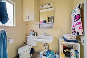 32313 Green Acres Loop, Cottage Grove, OR 97424 - Photo 10