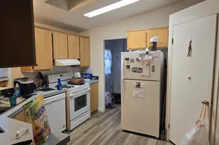 217 NE Peggy Ave, Roseburg, OR 97470 - Photo 8