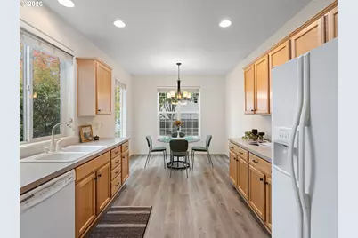 18162 SW Strathmoor St, Beaverton, OR 97007 - Photo 12