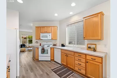 18162 SW Strathmoor St, Beaverton, OR 97007 - Photo 10