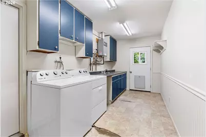 915 7th St, Hood River, OR 97031 - Photo 34