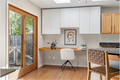 915 7th St, Hood River, OR 97031 - Photo 16