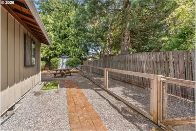 915 7th St, Hood River, OR 97031 - Photo 18